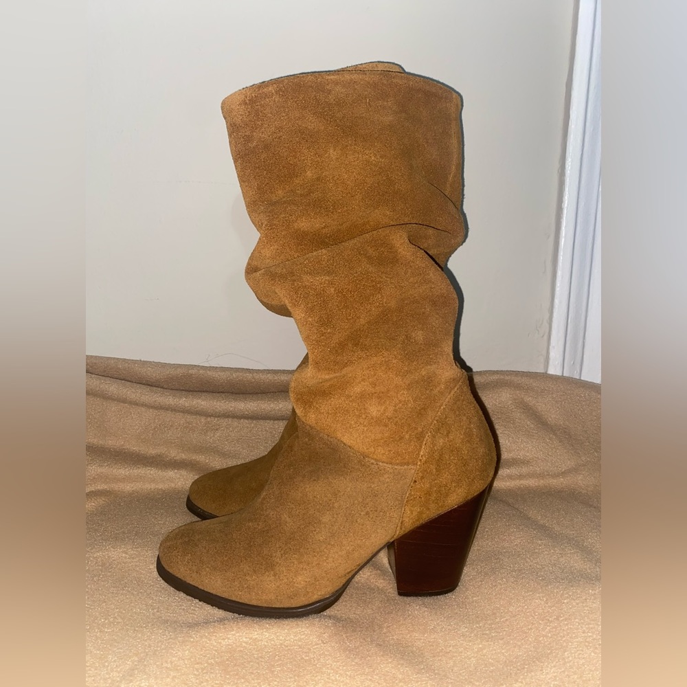 Mid-Calf leather boots 🤎 Size 7/7.5!